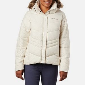 NWT Columbia Peak to Park XL jacket, Chalk